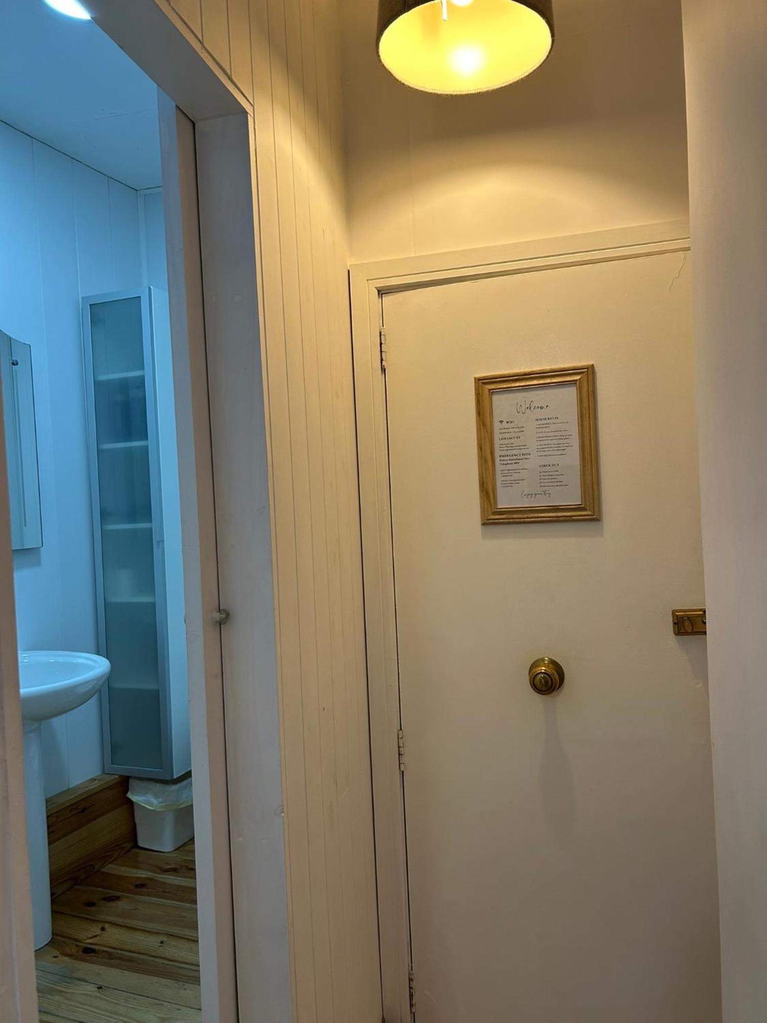 Engineer Lane House Hotell Gibraltar Exteriör bild