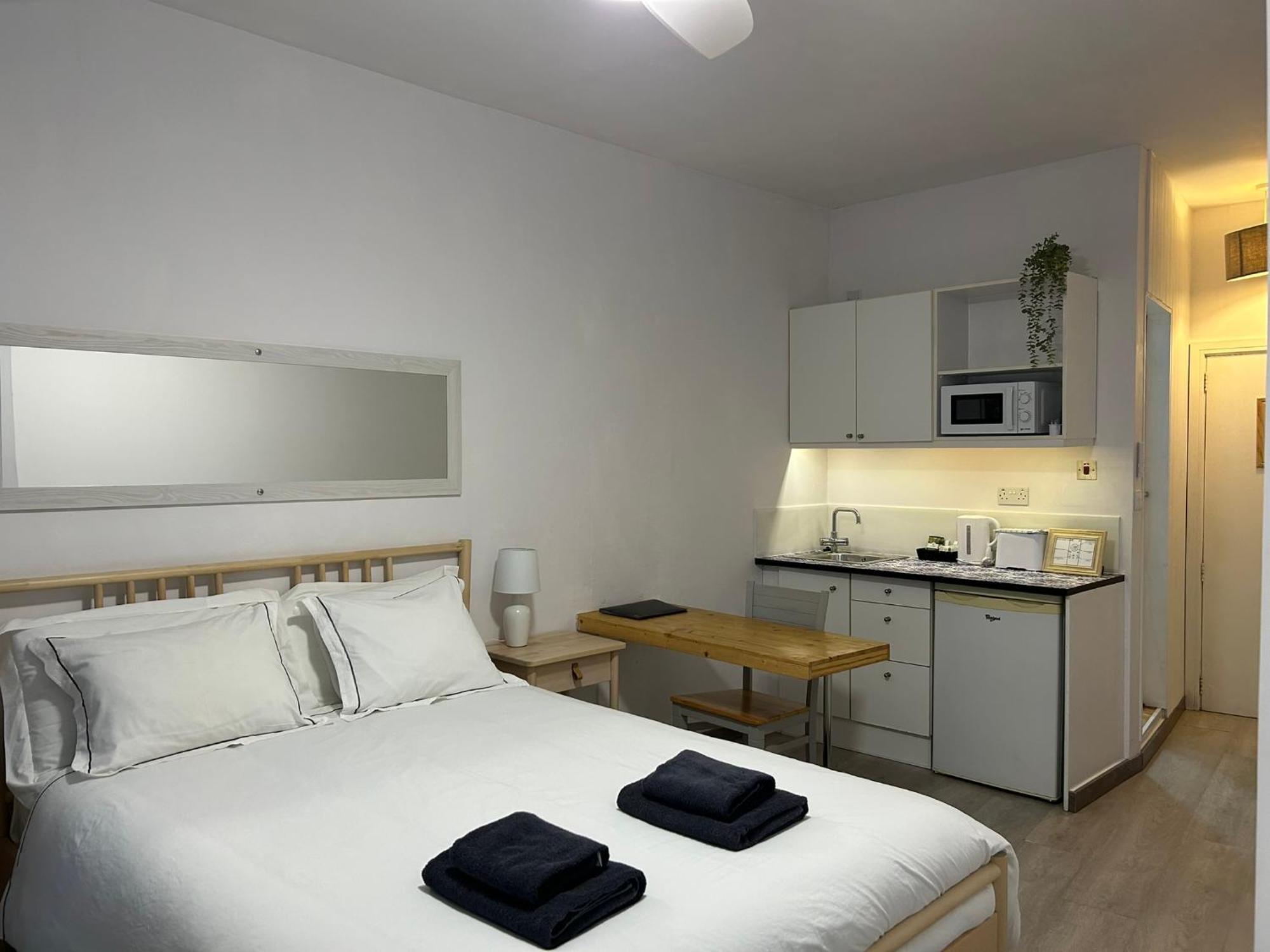 Engineer Lane House Hotell Gibraltar Exteriör bild